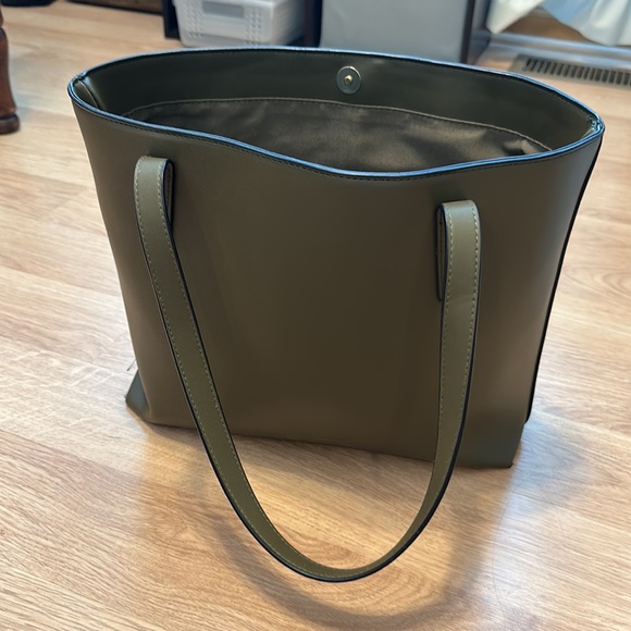 Target Tote - Picture 4 of 4